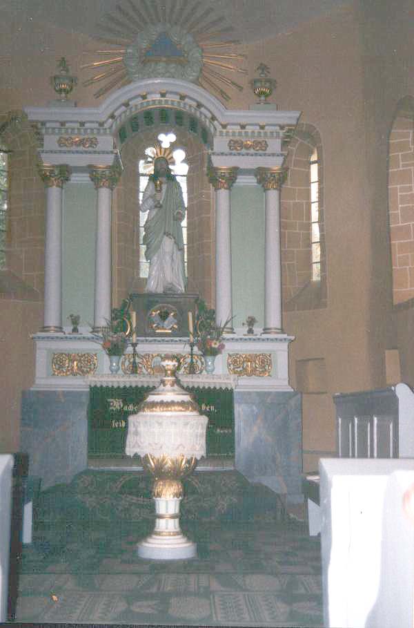 Der Altar aus der Kirche