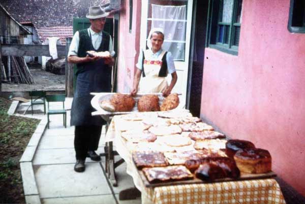 Beim Hanklich und Striezel backen